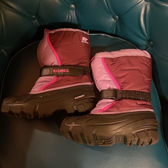 Sorel Winter Boots - Picture 6 of 11